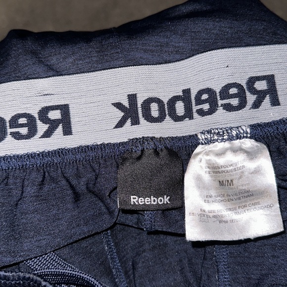 Men’s Reebok Size Medium Athletic Shorts Navy w/ Gray Stripe (w/ front pockets) - Picture 5 of 5